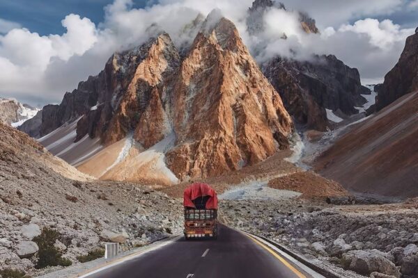 10 Days Silk Road Adventure – Pakistan